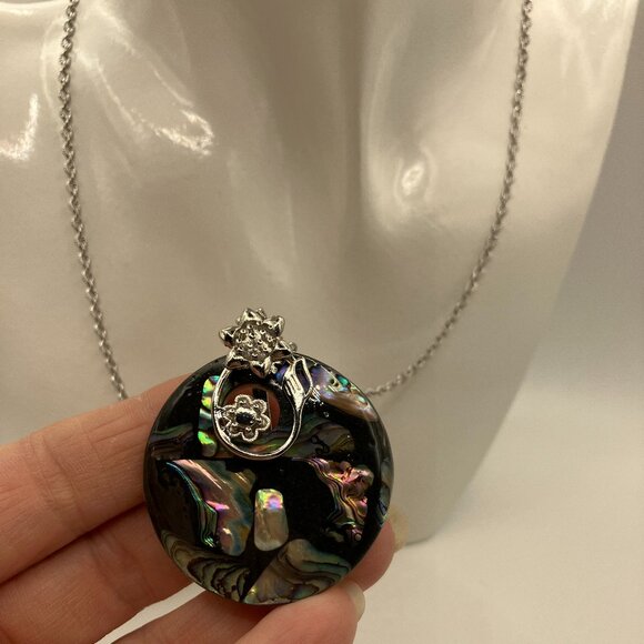 Natural Abalone Shell Paua Shell Large Pendant 18 inch Stainless Steel Chain - Picture 2 of 13